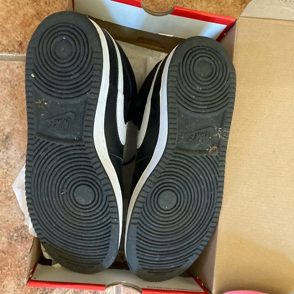 Women’s 10 Nike Court Vision Mid top - Picture 5 of 6